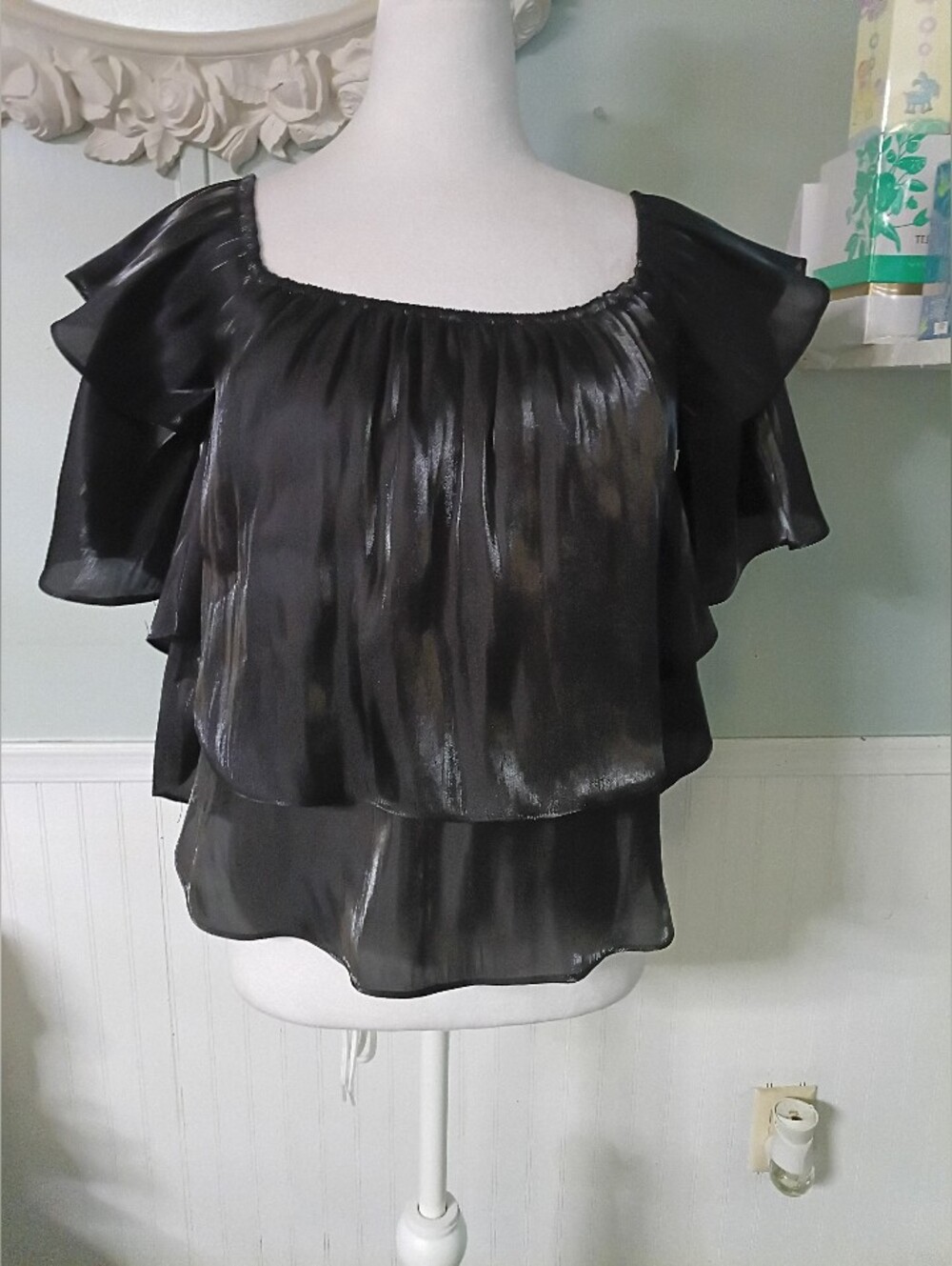 Black Off-Shoulder Ruffle Blouse - Picture 3 of 11